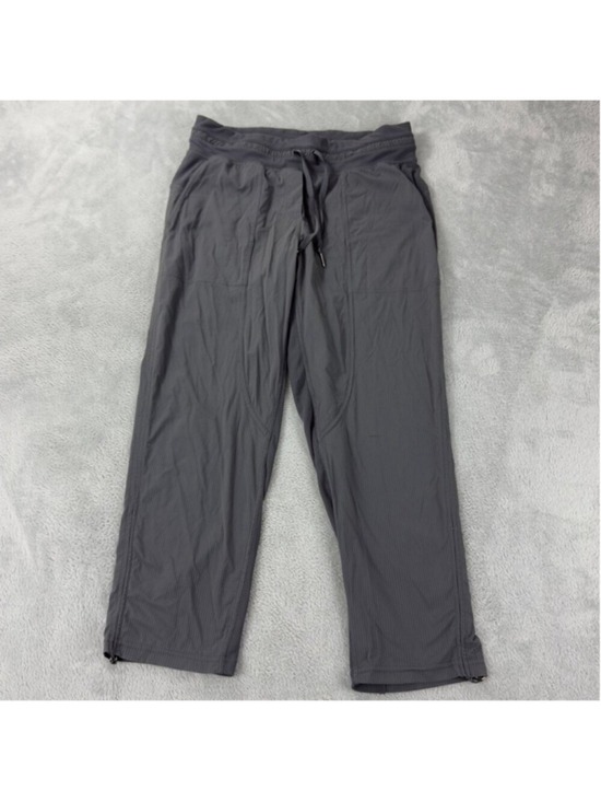 lululemon athletica Pants - Lululemon Women’s Size 8 Dance Studio Crop 25”